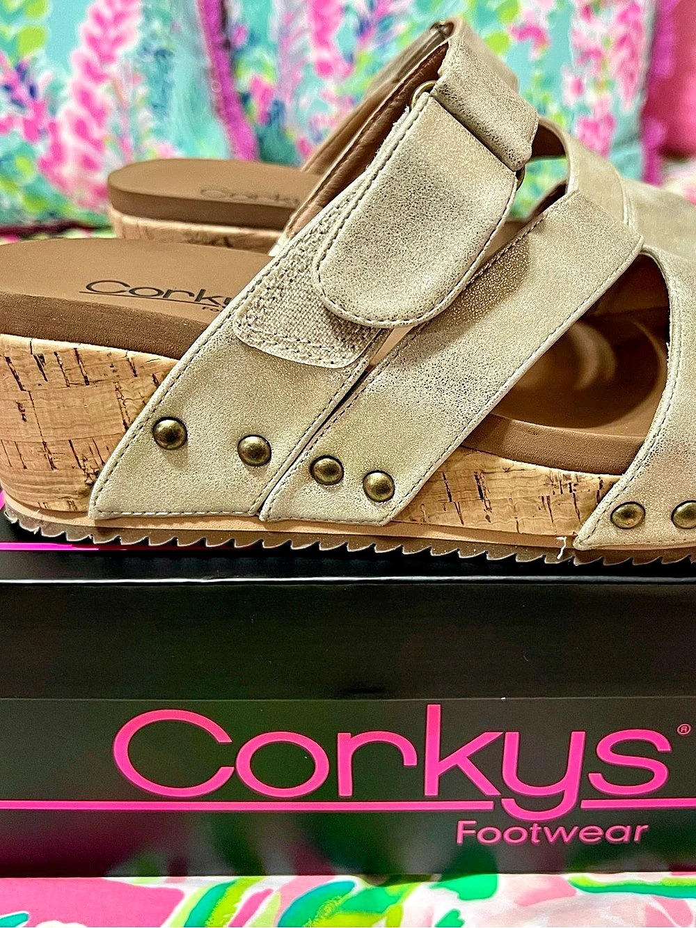 🆕 Corkys Voyage Gold Wedge Sandals US 7 NWT